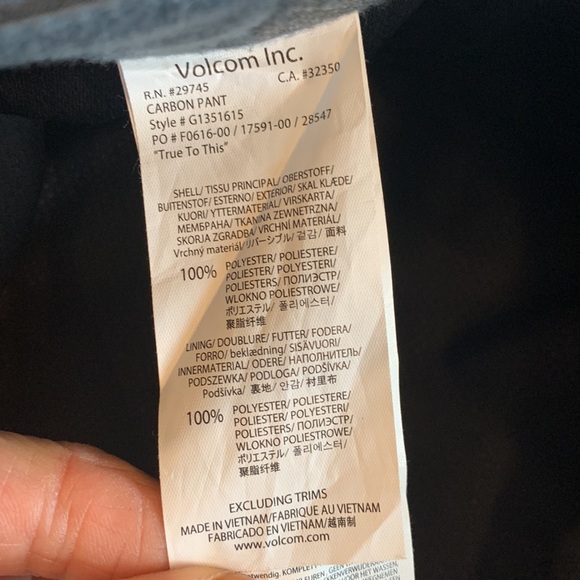 NWOT. Volcom ski pant for men - Picture 4 of 6